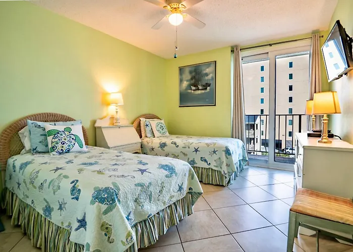 Beachfront Corner With Pool Access & Free Activities *
